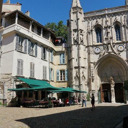 Les Marchands Avignon Exteriör bild